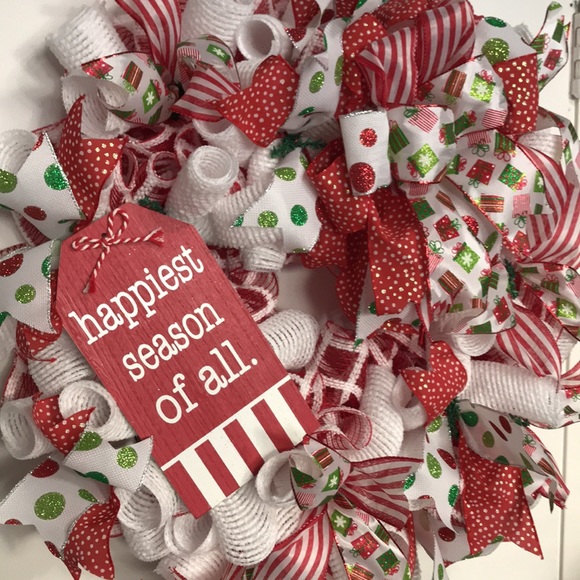 Christmas “happiest season of all” Wreath - Picture 3 of 6